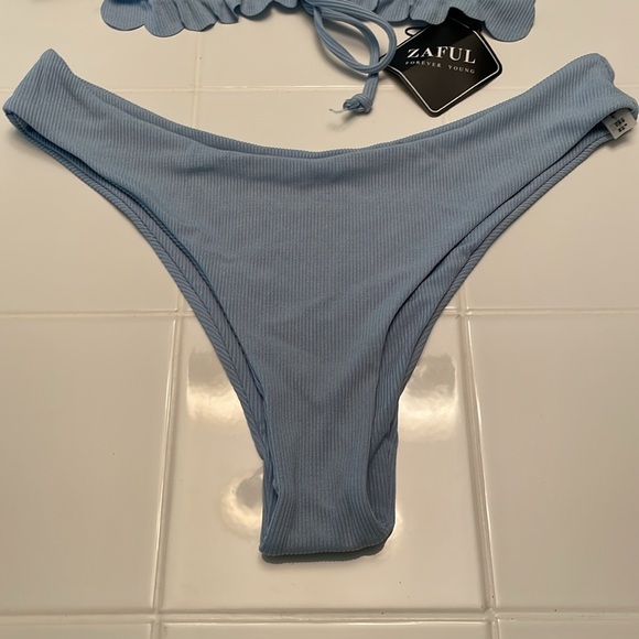 Zaful Sexy Light Blue Ruffle Ribbed 2-Piece Bikinis Bathing Suit, Size 6 - Picture 6 of 9